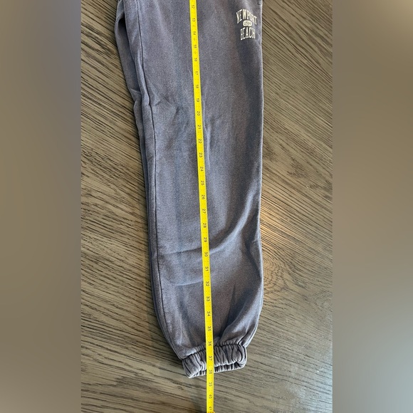 Brandy Melville Sweatpants - Picture 5 of 6